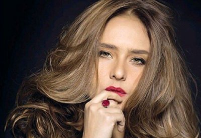غضب جمهور نيللي كريم بعد صورتها مع "مُتحرّش"