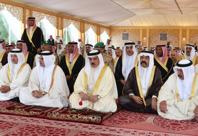 جلالة الملك يشارك المصلين اداء صلاة عيد الأضحى المبارك