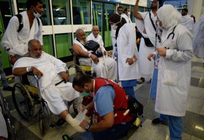 وزيرة الصحة تطلع على أعمال سير اللجنة الطبية للحج وتطمئن على وضع حجاج البحرين