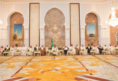 الشيخ محمد بن راشد ينقل تهاني سمو رئيس الوزراء لخادم الحرمين بنجاح الحج