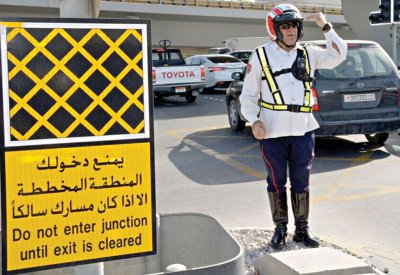 الأشغال: تنفيذ 49 مشروعاً للعلامات المرورية والخطوط الأرضية