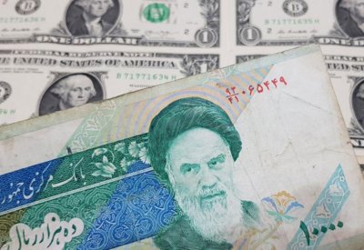 الدولار يرتفع مجدداً عقب خطاب روحاني بالبرلمان