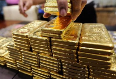 الذهب يتحول للتراجع مع صعود السندات الأمريكية بعد اتفاق تجاري
