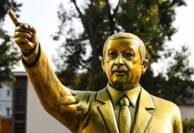 تمثال ذهبي لأردوغان يثير جدلا بألمانيا.. والسلطات تزيله
