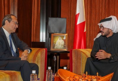 خالد بن حمد يشيد بتطور العلاقات البحرينية الصينية