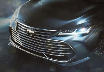 تويوتا Avalon الجديدة كلياً متألقة من جميع الجوانب 