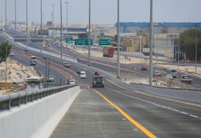 بالصور : افتتاح الجسور العلوية لــ "تقاطعي النويدرات و ألبا"