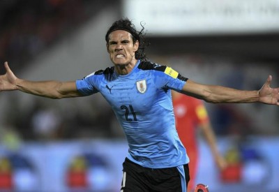 مدرب أوروغواي يستبعد كافاني من قائمة المنتخب