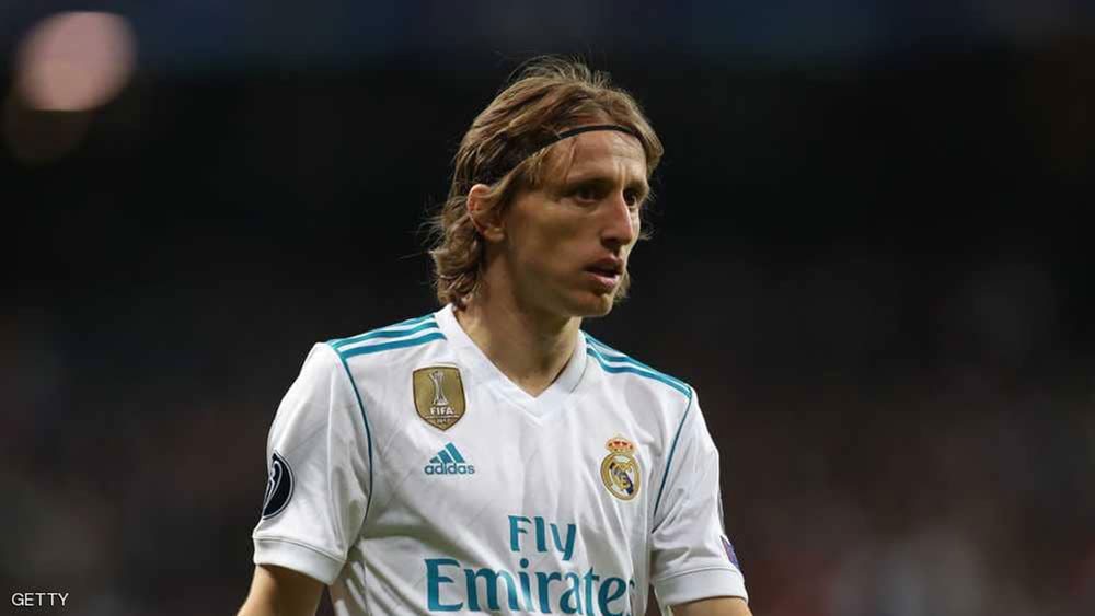 بيريز يرد على "رحيل مودريتش" برسالة قوية