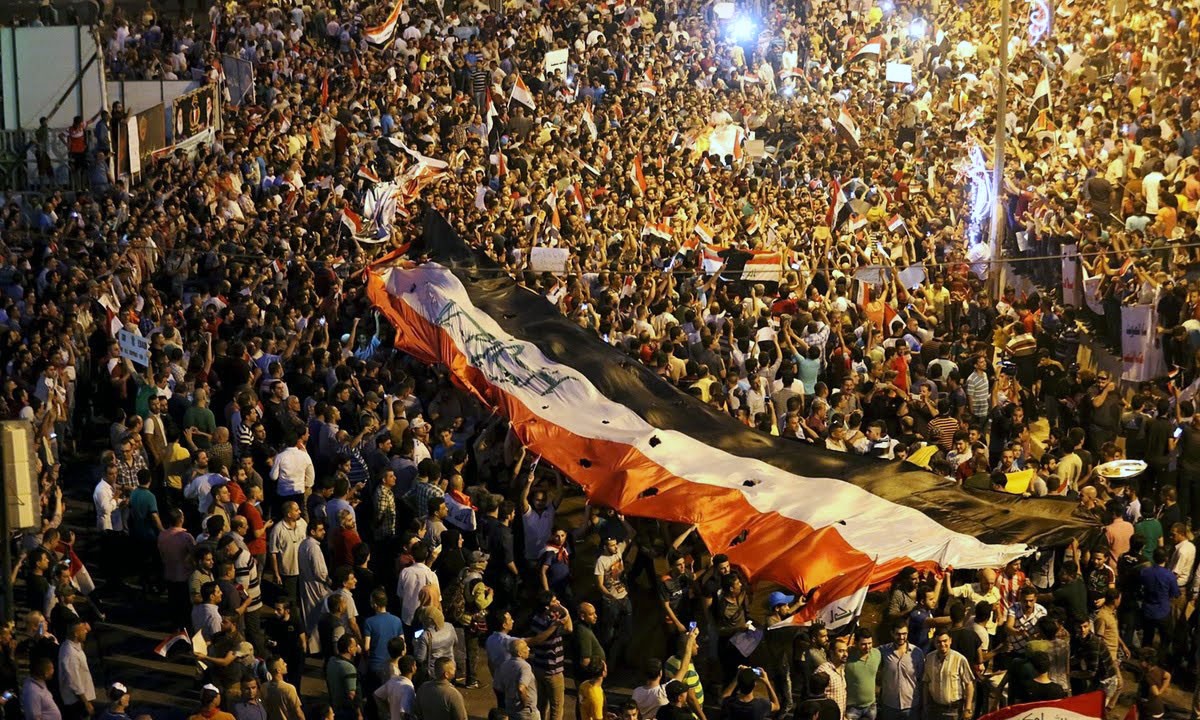 "الحق يؤخذ ولا يعطى".. السيستاني يدعو لمظاهرات شعبية