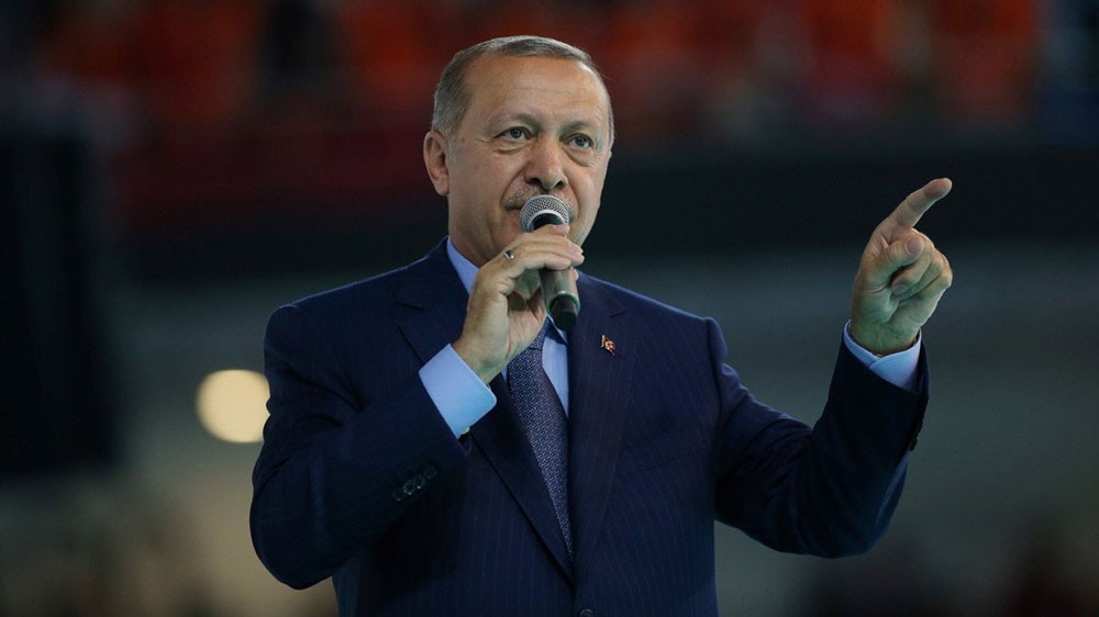 أردوغان يرد.. ويطلب تجميد أصول وزيرين أميركيين