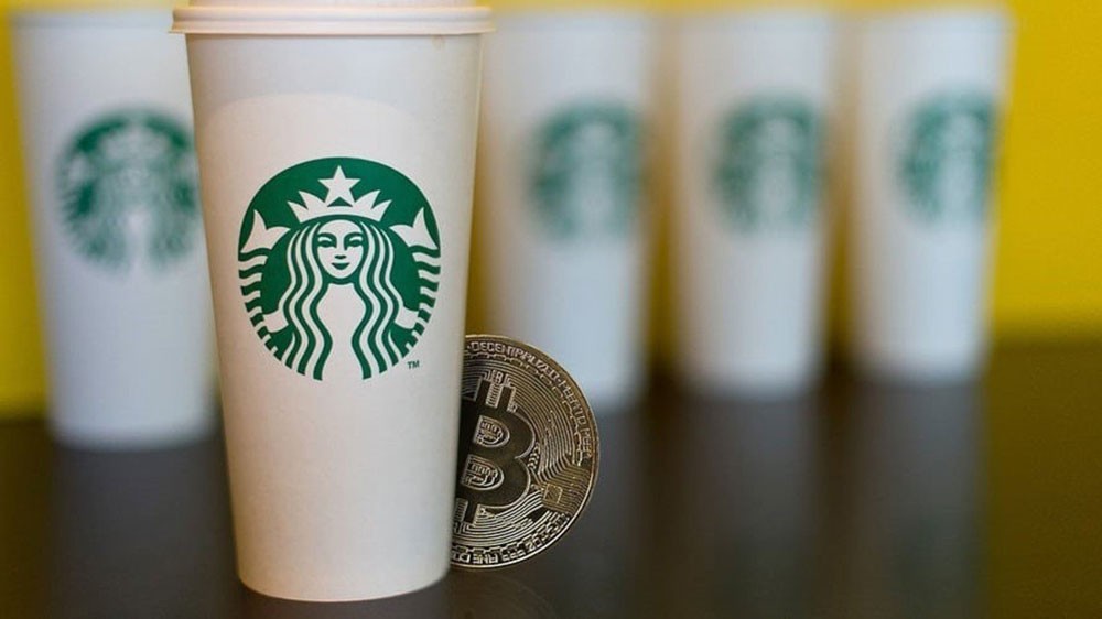 قريباً.. الدفع في "ستاربكس" بـ "البيتكوين"