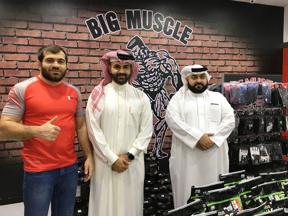 "بيغ ماسل" يقدم رعايته لمنتخب MMA