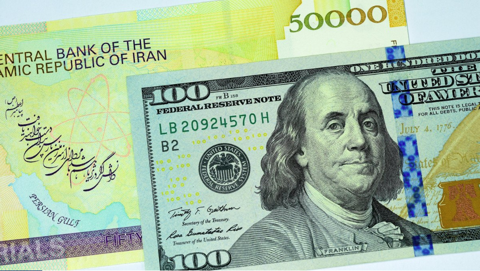تطبق اليوم.. ماذا يعني منع إيران من الحصول على الدولار؟