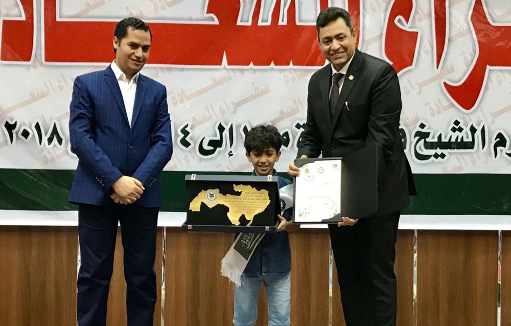 أصغر غواص سعودي "يتنفس رقماً قياسياً" تحت الماء