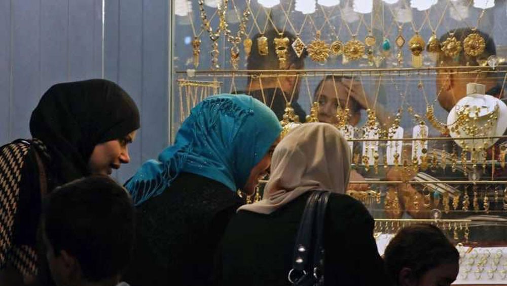 الذهب يرتفع مدعوما بانخفاض الدولار