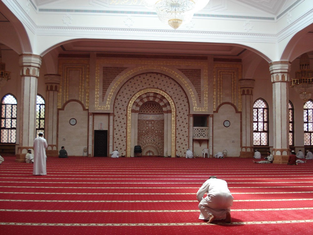 شركات تنظيفات المساجد تتحايل.. والأوقاف ينقصها مفتشين