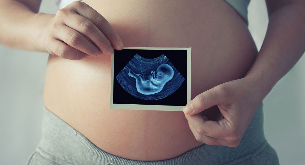 7 أطعمة على المرأة تجنبها أثناء الحمل