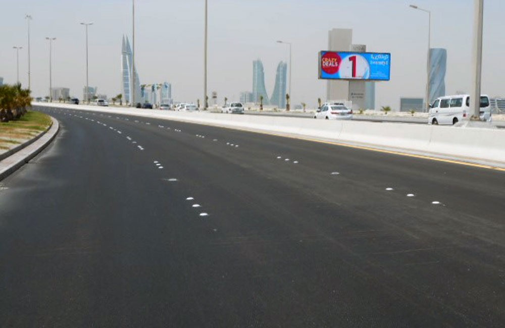الانتهاء من أعمال إعادة تأهيل شارع جسر الشيخ عيسى بن سلمان باتجاه الشرق