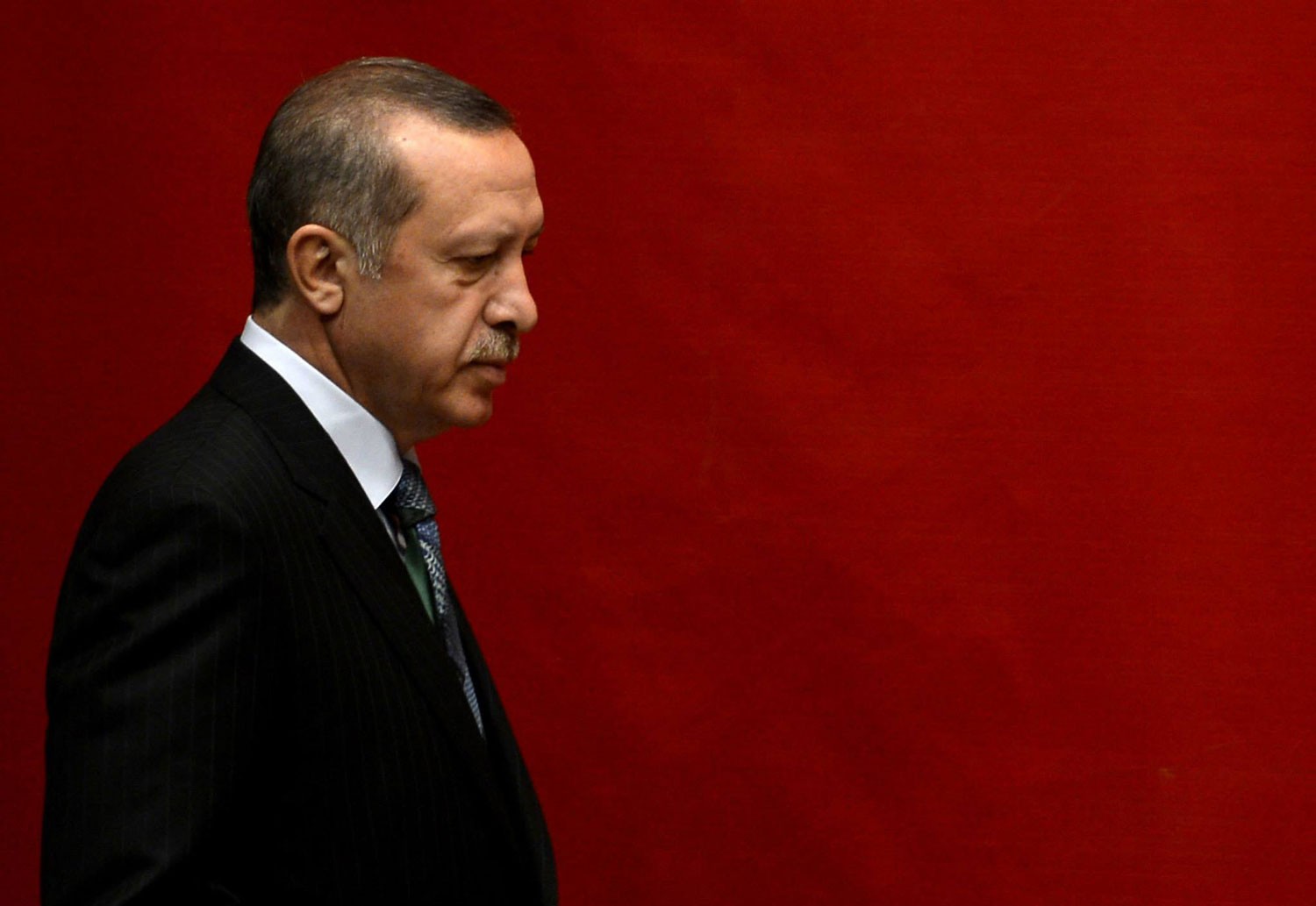 اردوغان يندد بـ"حرب اقتصادية" على بلاده مع انهيار الليرة التركية
