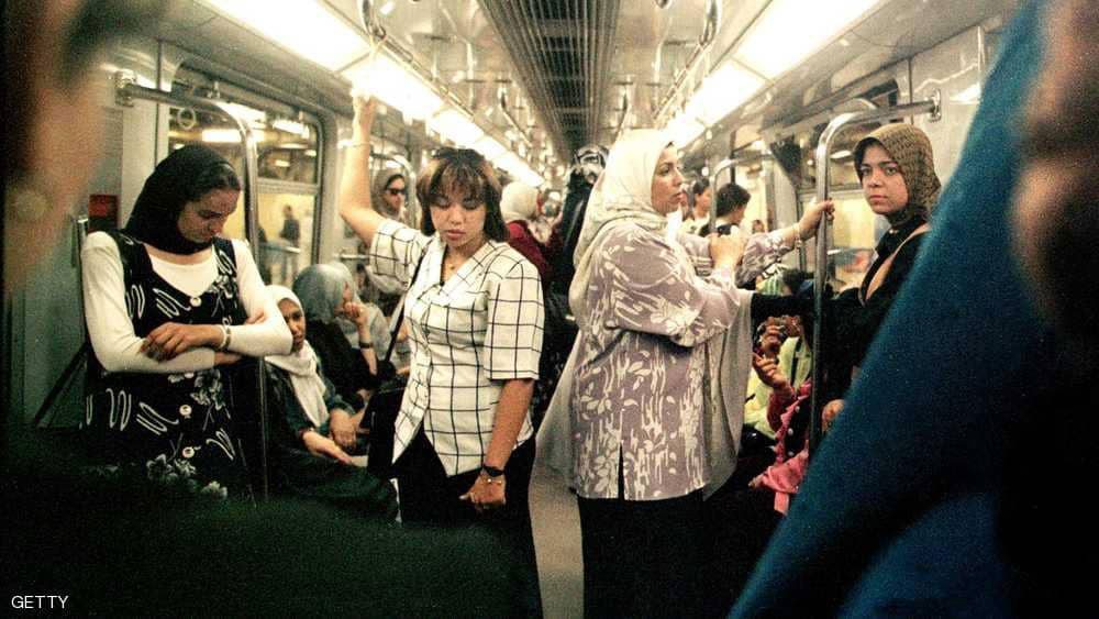 كيف تحول الحجاب لأداة سياسية بيد الجماعات المتشددة؟
