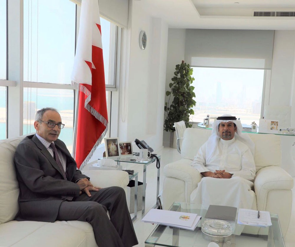 الرئيس التنفيذي للمجلس الأعلى للبيئة يبحث مع السفير البريطاني تعزيز التعاون في الشأن البيئي