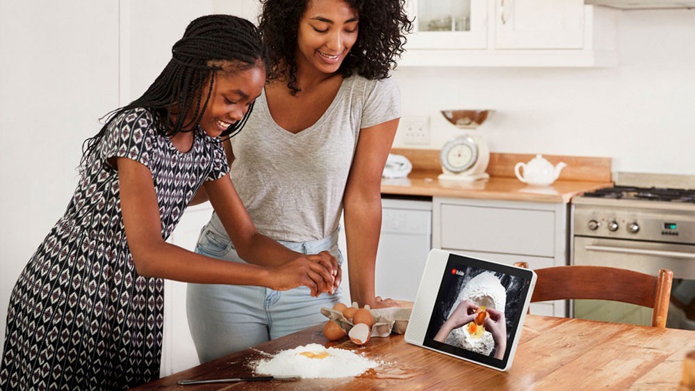 جوجل في طريقها لإطلاق شاشتها الذكية للتنافس مع Amazon Echo Show
