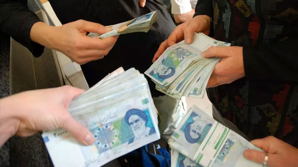 إيران تكابر: هذه لحظة حاسمة لاقتصادنا لكن لا طريق مسدود