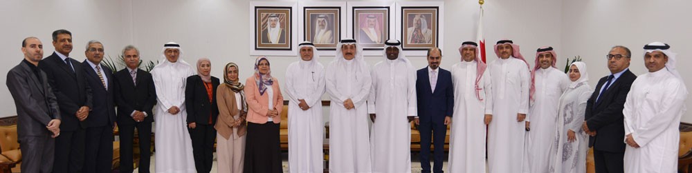 وزير العمل والتنمية الاجتماعية يلتقي رئيس جمعية البحرين للتدريب وتنمية الموارد البشرية  