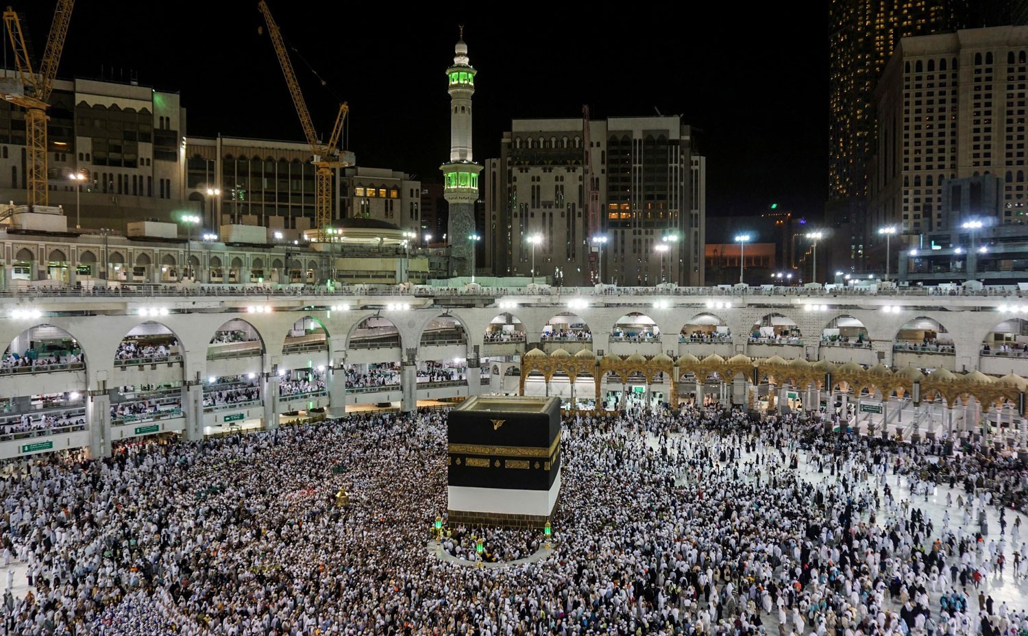وصول مليوني حاج إلى منى قبيل الصعود إلى عرفة