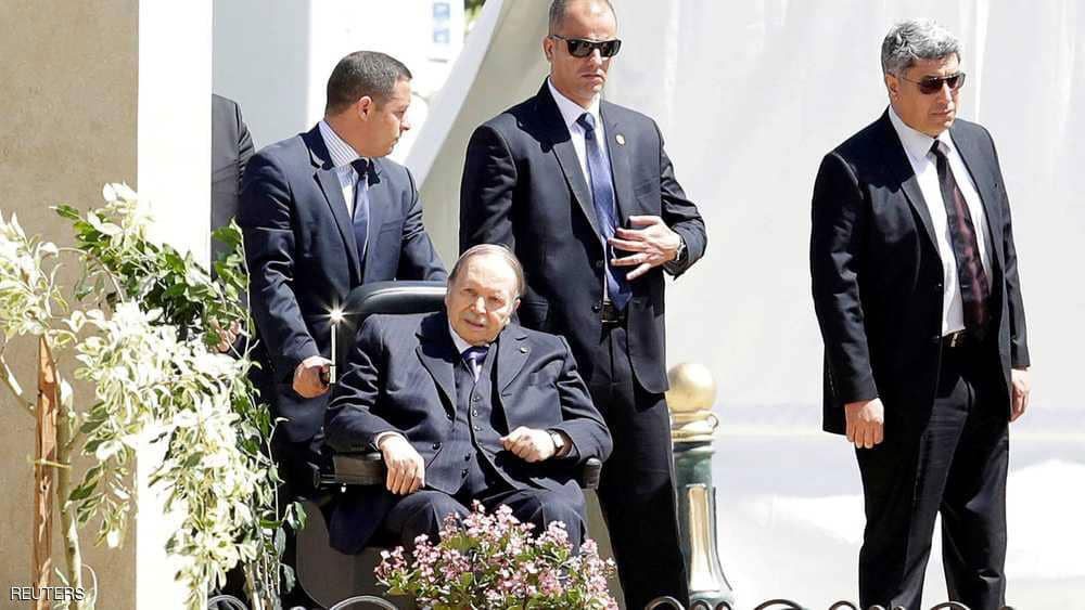 كسر "الدائرة المحيطة".. كلمة السر بتغييرات الجيش في الجزائر