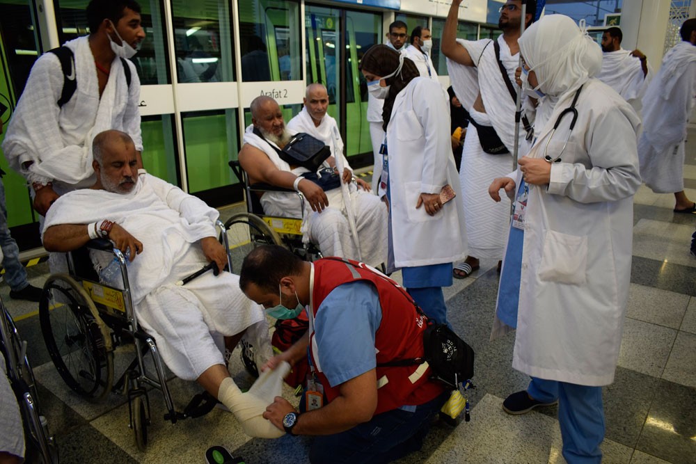 وزيرة الصحة تطلع على أعمال سير اللجنة الطبية للحج وتطمئن على وضع حجاج البحرين