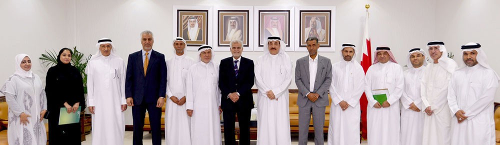 وزير العمل يلتقي نائب رئيس مجلس بلدي الشمالية وعدد من رؤساء الجمعيات الخيرية بالمحافظة
