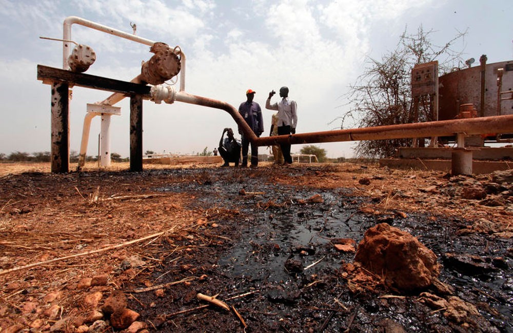 جنوب السودان يستأنف ضخ 20 ألف برميل من حقل نفط متوقف منذ 2013