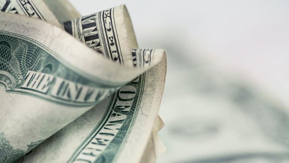 ماذا فعلت إدانة مستشاري ترمب بالدولار؟