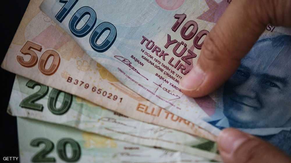 الليرة التركية تعود من "العيد" بنكسة قوية