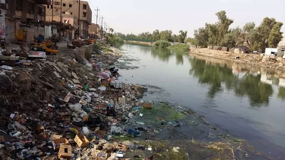 مياه "قاتلة" وطحالب سامة في البصرة.. 18000 حالة تسمم