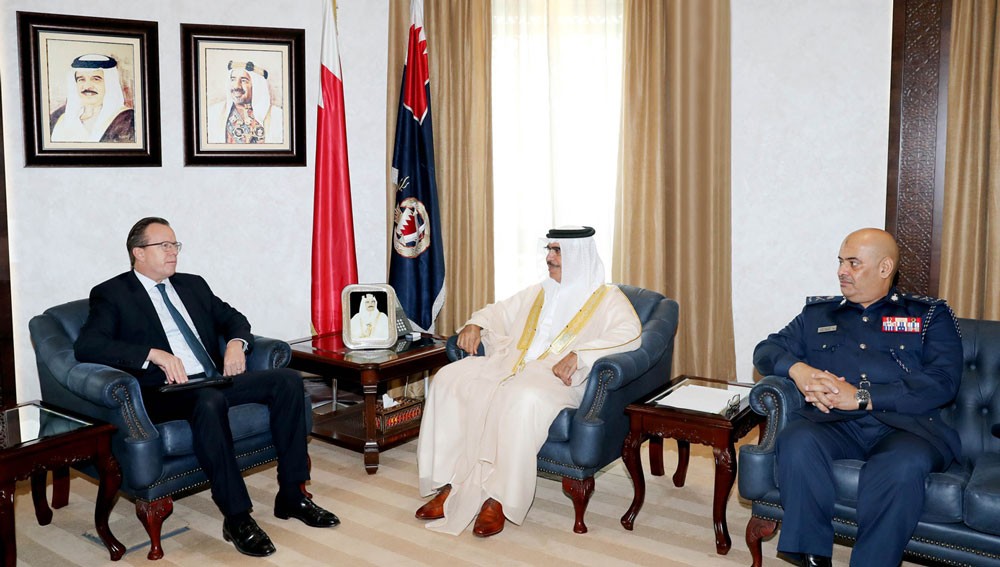 وزير الداخلية يبحث مع السفير الأمريكي عددا من الموضوعات المشتركة