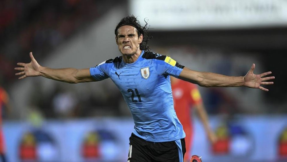 مدرب أوروغواي يستبعد كافاني من قائمة المنتخب