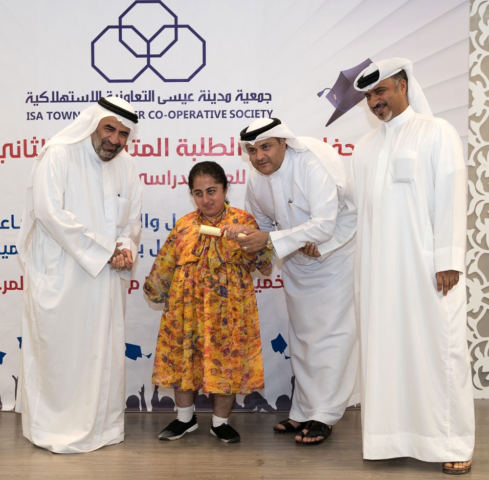 وزير العمل يرعى حفل تكريم المتفوقين بجمعية مدينة عيسى التعاونية