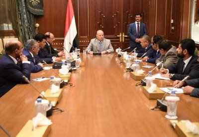 الرئيس اليمني يوجه بزيادة مرتبات القطاع المدني 30%