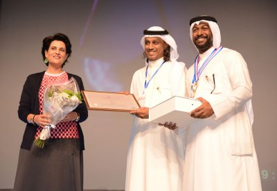 الاشرعة عالية تخوض البحر وها نحن نشهد صارية جديدة