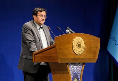 ريال إيران يهوي.. والبنك المركزي يتمسك بمال النفط