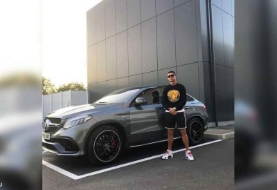 رونالدو يكشف عن سيارته الأولى في إيطاليا