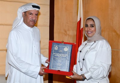 رئيس المحكمة الدستورية يستقبل المحامي العام أمينة عيسى 