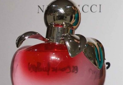 "زجاجة عطر فاخرة" سممت العلاقة البريطانية الروسية