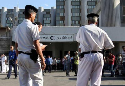 مصر تسلم جثماني السائح البريطاني وزوجته للسفارة