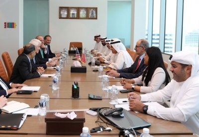 وزير الصناعة يبحث مع غرفة التجارة الأمريكية الموضوعات المشتركة