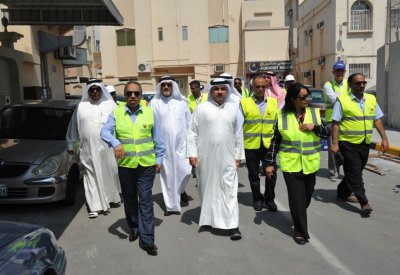 وزير الأشغال يتفقد مشروع تطوير مجمع 216 في حالة بو ماهر بالمحرق
