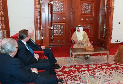 جلالة الملك المفدى يستقبل الرئيس والمدير التنفيذي لغرفة التجارة الأمريكية